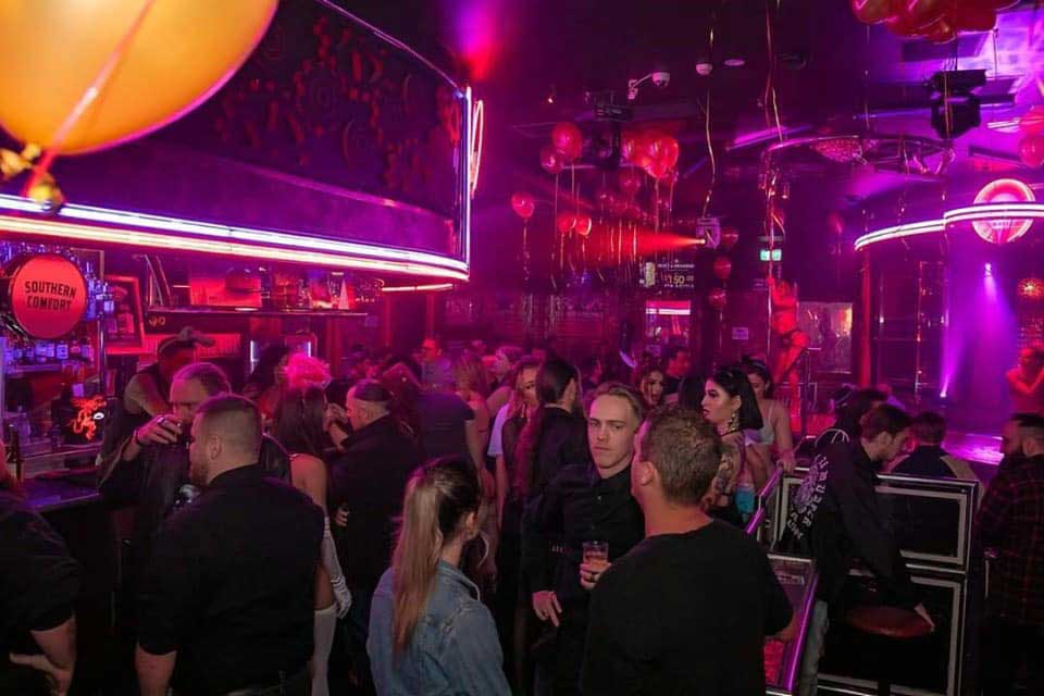 Voodoo Lounge crowd partying
