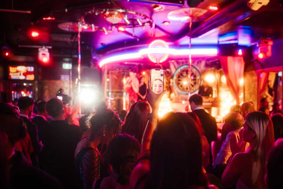 Voodoo Lounge crowd shot